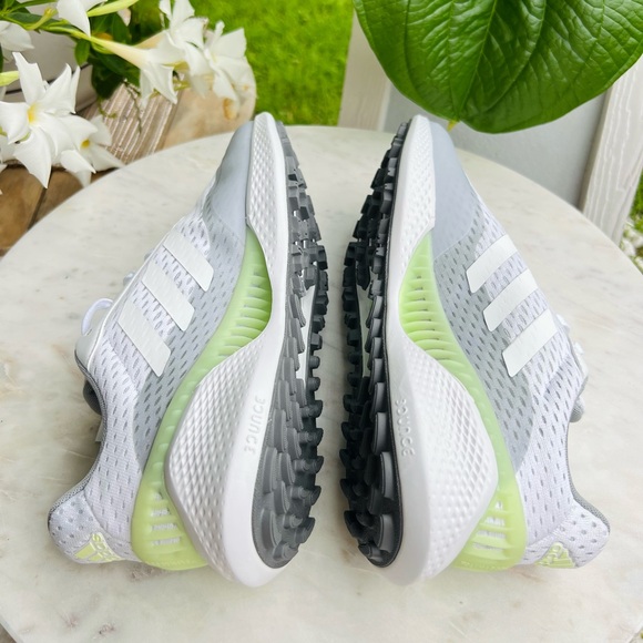 🌿🤍Adidas🤍🌿Beautiful Comfy day 🌿New - Picture 5 of 11